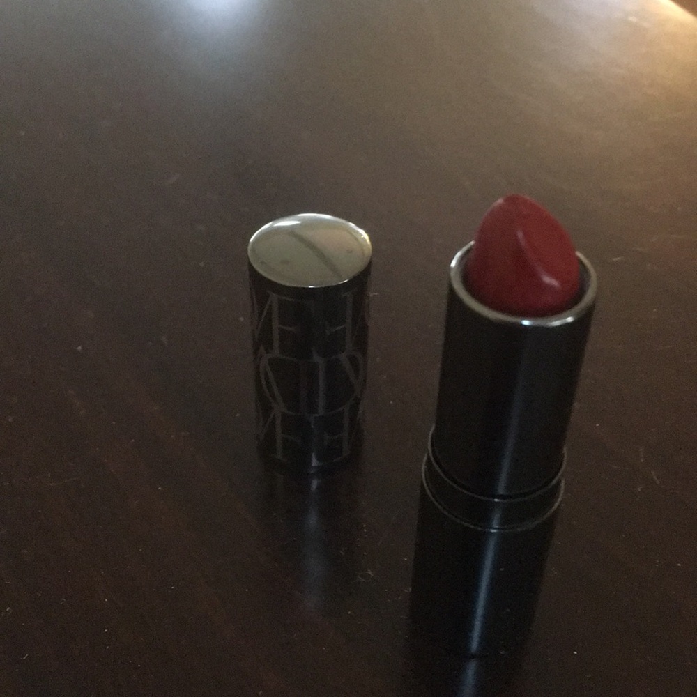 Lipstick FOREIGN AFFAIR Color - Picture 2 of 2